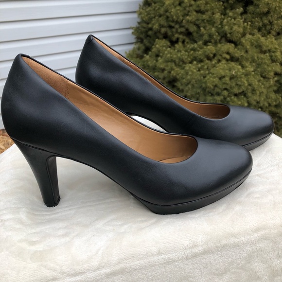 Clarks Shoes - CLARKS Women’s Sz. 9 Brier Dolly Blk Leather Heels